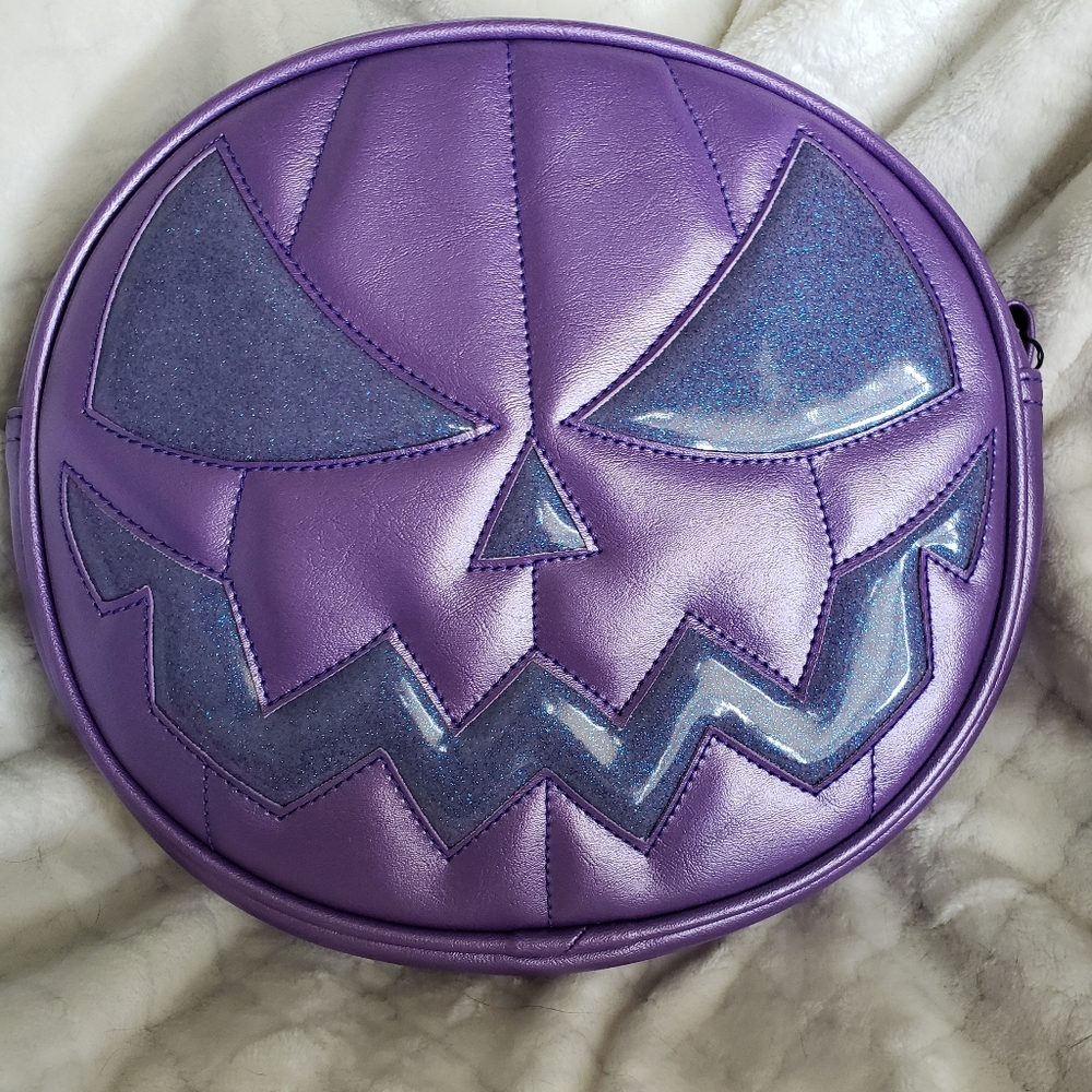 Love Pain and Stitches Mean Face Crossbody bag
